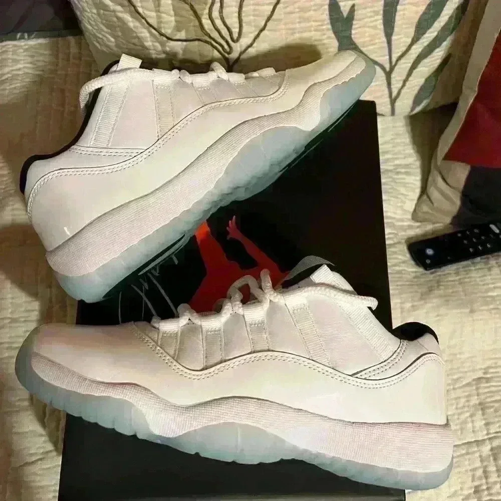 Jordan 11 Lows Legend Blue